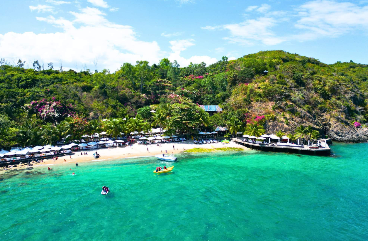 Tour 3 đảo Nha Trang Mini Beach – Làng Chài – Hòn Tằm